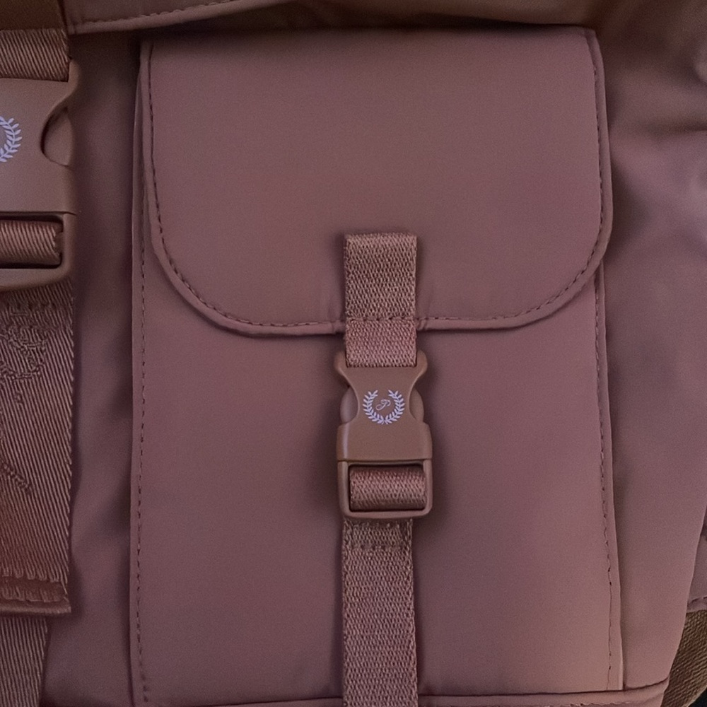 Pink camel backpack. - Picture 3 of 7